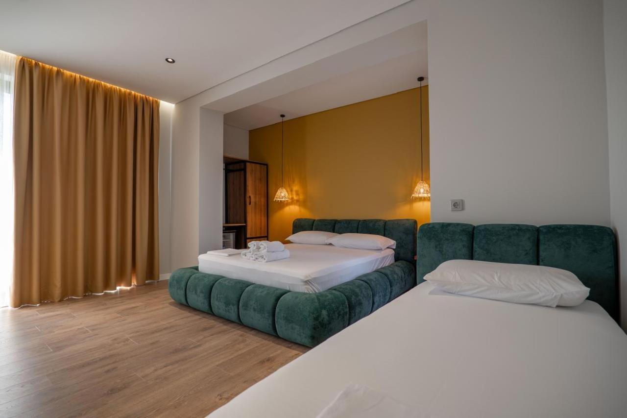 Juer Hotel Bajkaj Екстериор снимка
