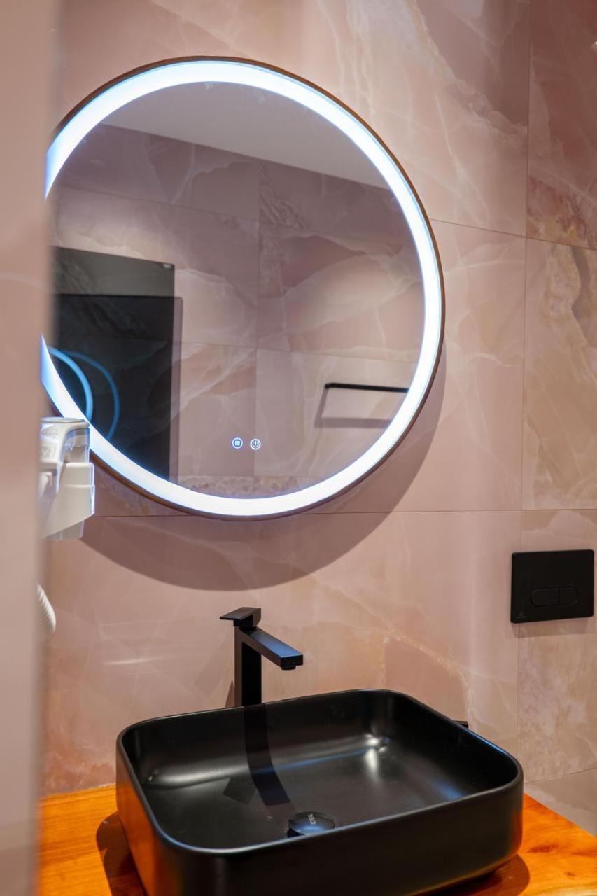Juer Hotel Bajkaj Екстериор снимка